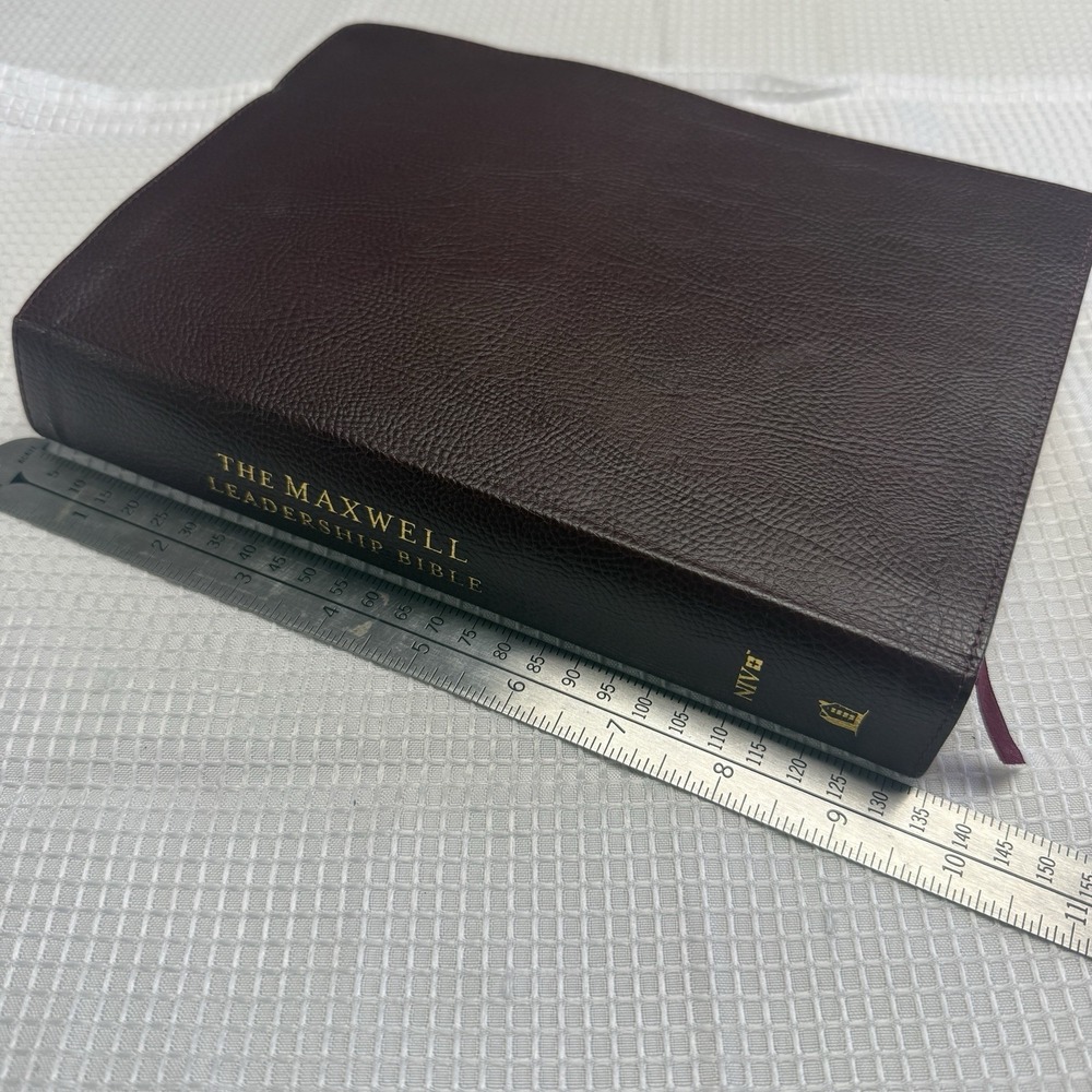 NIV Maxwell Leadership Bible 2018‎ Brown Bonded Leather 7185BRG Nelson